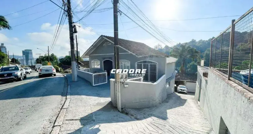 Casa para Locação no bairro Velha I Cadore Imóveis