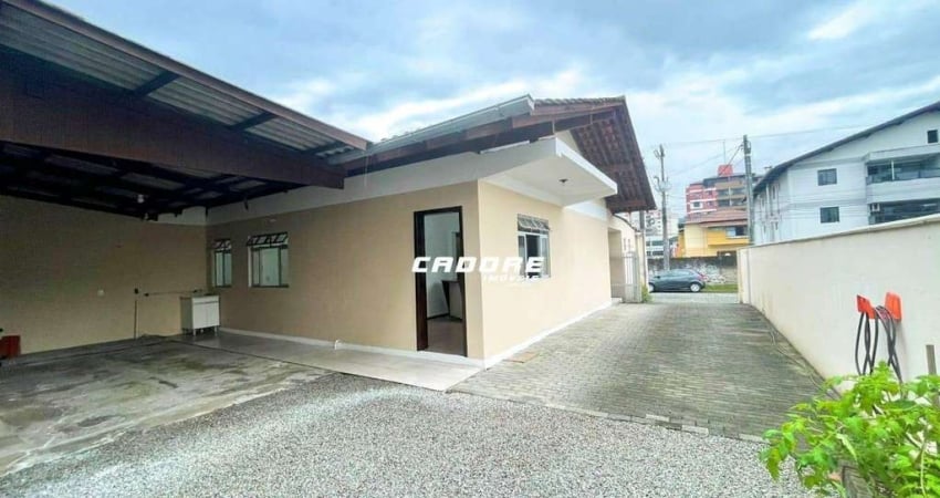 Casa para locação no bairro Garcia I Cadore Imóveis