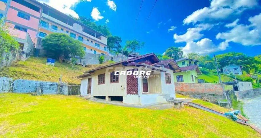 Casa com 2 quartos para alugar no Glória, Blumenau