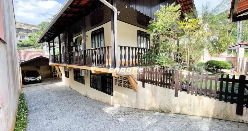 Casa com 6 quartos à venda no Garcia, Blumenau