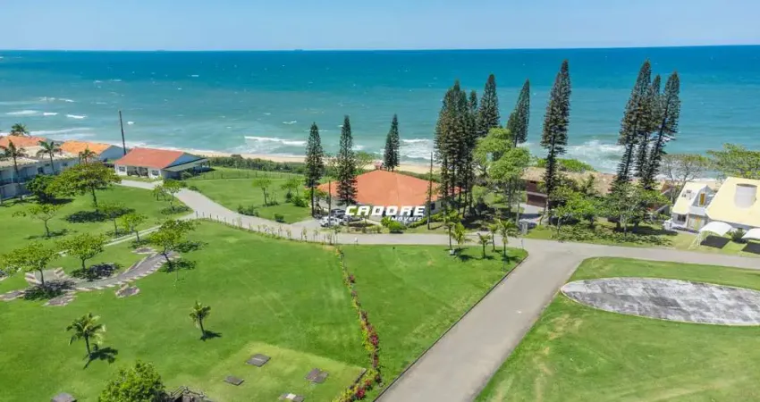 Casa frente mar em condomínio fechado para locação em itapema (condomínio iate clube - plaza)