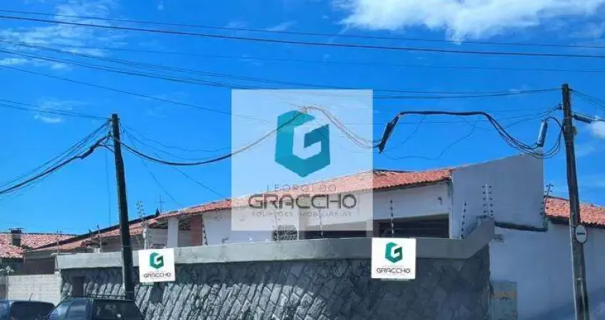 Casa, na cidade dos funci, com 3 dormitórios à venda, 230 m² por r$ 650.000