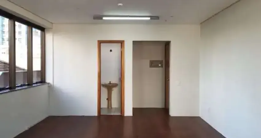 Sala comercial para alugar na Avenida Benjamin Constant, São João, Porto Alegre
