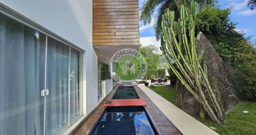 Casa de luxo em condomínio no Itanhangá com 4 quartos, 4 suítes e 572m² de área - Rio de Janeiro-RJ