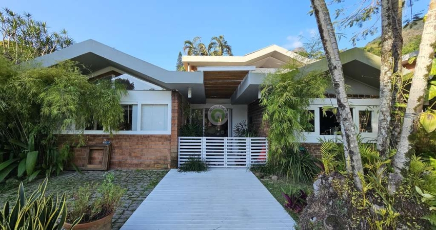 VENHA CONHECER E SE APAIXONAR POR ESSA CHARMOSA CASA DE 5 QUARTOS NO CONDOMINIO JARDIM DO ITANHANGÁ!