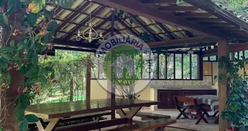 Belíssima casa em Itaipava no Vale da Boa Esperança.