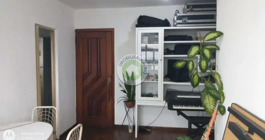 Ótimo Apartamento à venda no Rio de Janeiro - Taquara: 2 quartos, 1 sala, 1 banheiro, 1 vaga de garagem, 56 m². Confira já!
