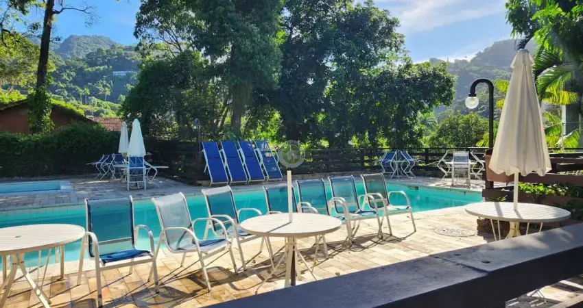 Apartamento à venda no Cosme Velho, Rio de Janeiro-RJ: 2 quartos, 1 suíte, 1 sala, 3 banheiros, 1 vaga, 68m². Venha conferir!