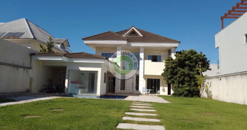 Casa no Recreio com 4 suítes entre o mar e a montanha!