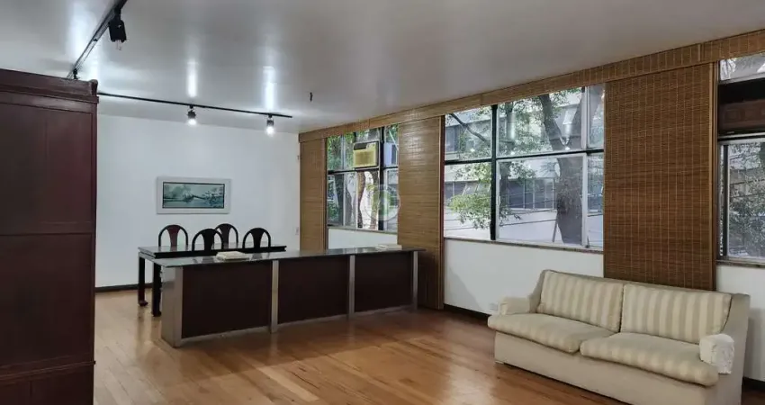 Apartamento à venda em Laranjeiras, Rio de Janeiro-RJ: 4 quartos, 1 suíte, 215m², 2 vagas. Venha conferir!