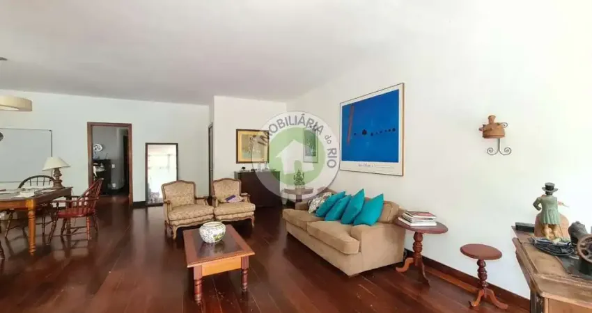 Jardim Oceânico/Cobertura 383m², com piscina e churrasqueira, perto do metro e da praia do Pepe.