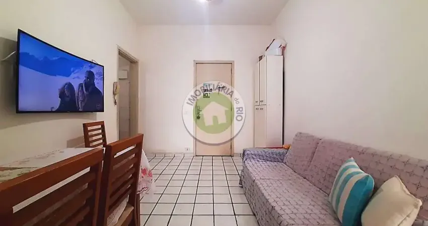 Apartamento à venda no Centro do Rio de Janeiro-RJ, 1 quarto, 1 suíte, 1 sala, 1 banheiro, 40m² de área. Venha conferir!