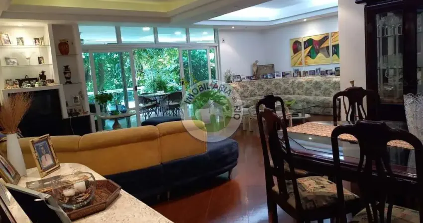 Jardim Oceânico Rua Tranquila e Arborizada Excelente Apartamento com 276 m² à Venda 4 Suítes e 3 Vagas de Garagem.