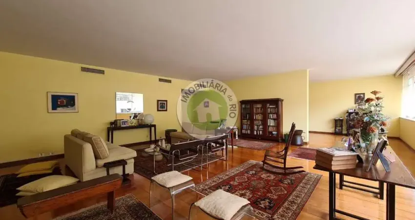 APTO DE 300M², 4 QUARTOS NA AVENIDA HENRIQUE DODSWORTH - COPACABANA