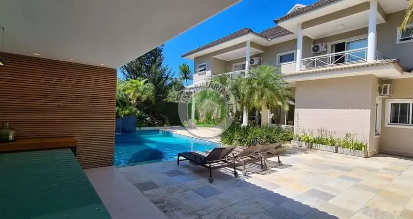 Casa de 854m², 5 suítes no condomínio Malibu - Barra da Tijuca