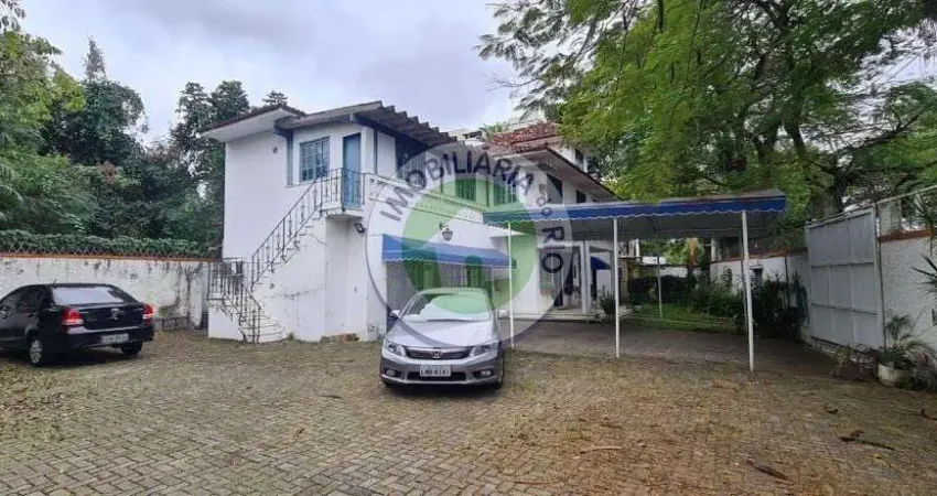 Casa de 340m², 5 quartos na Estrada do Guanumbi - Freguesia