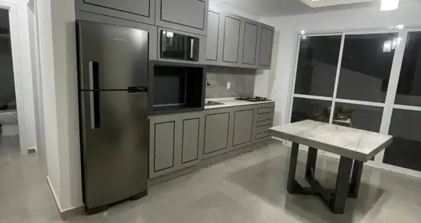 LINDO APARTAMENTO A 50 METROS DA PRAIA DOS INGLESES.