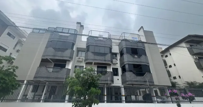 Apartamento com escritura publica, 3 quartos, a 100 metros da praia dos ingleses.