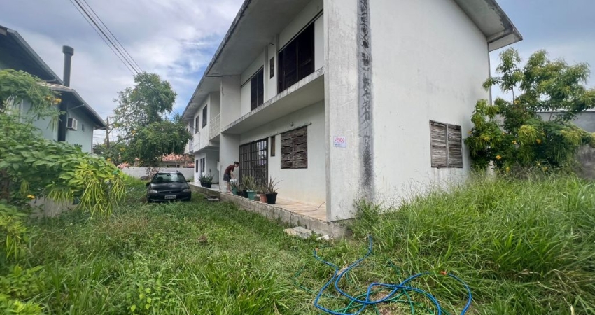 Excelente investimento , localizado a 1,5 km da praia dos ingleses.