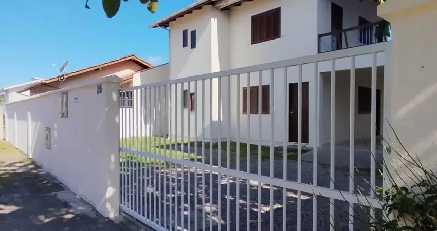 Casa a venda nos ingleses, com 2 apartamentos, com terreno medindo 326 metros