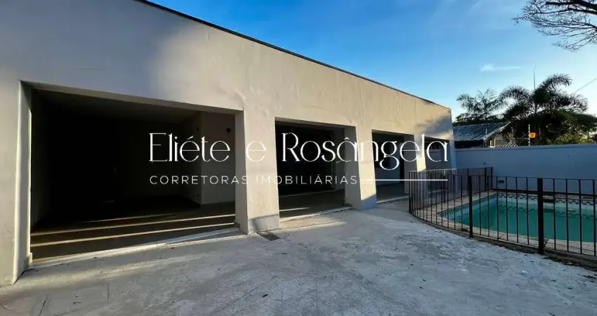 Casa térrea com 5 dormitórios no Jardim Esplanada - Locação/Venda