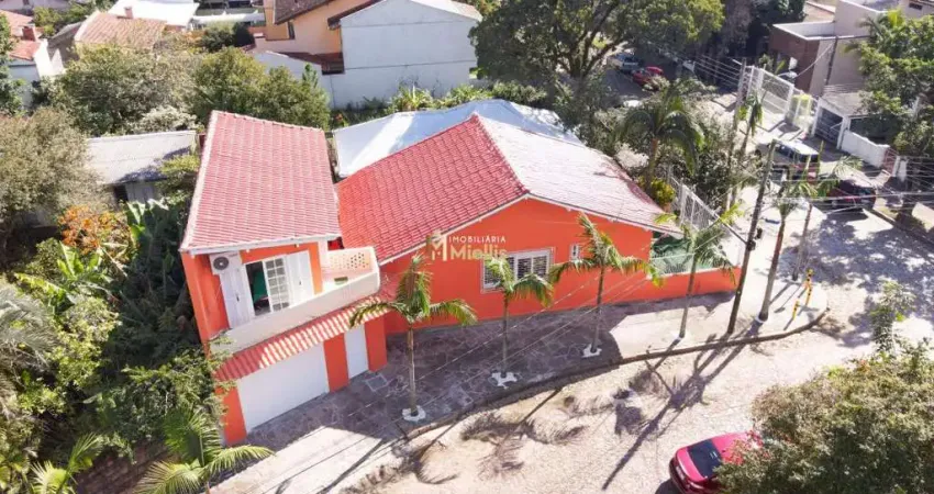 Excelente oportunidade para morar e investir!! casa 100% mobiliada, com garagem para 4 carros!!