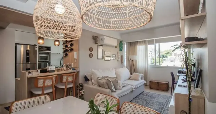 Excelente apartamento semimobiliado