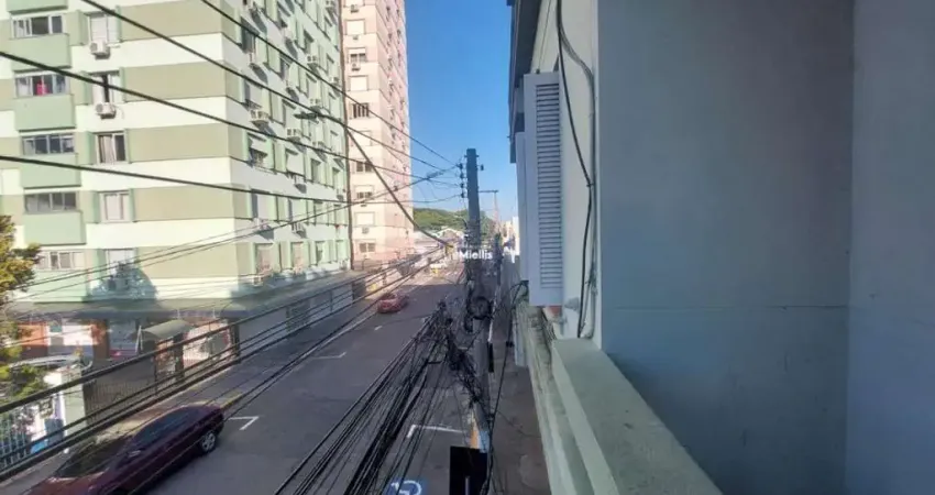 Apartamento à venda no Centro de São Leopoldo com 96m² de área construída, Com Sacada.