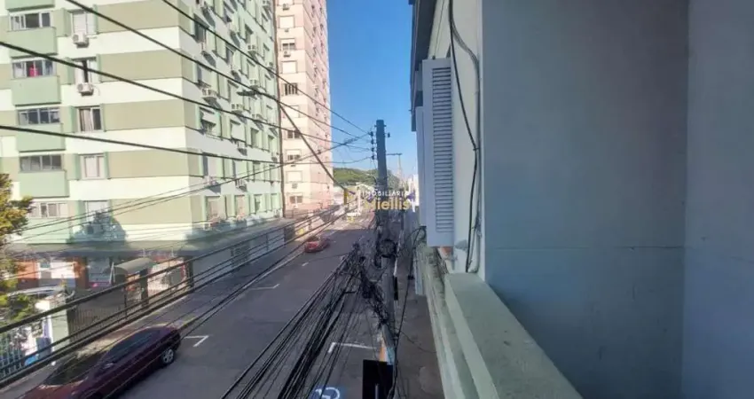 Apartamento à venda no centro de são leopoldo com 96m² de área construída, com sacada.