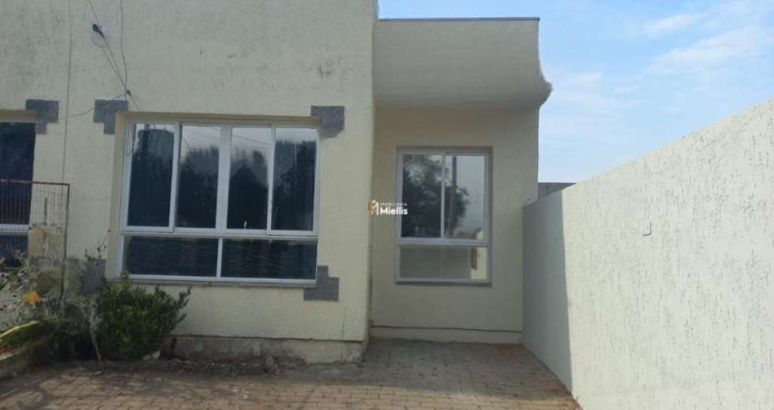 Casa com pátio na frente e nos fundos – Financia e aceita FGTS!