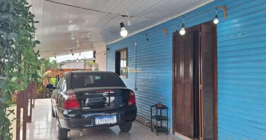 Linda casa na gaúcha, 3 dormitórios, 4 vagas de garagem, energia solar, aceita financiamento.
