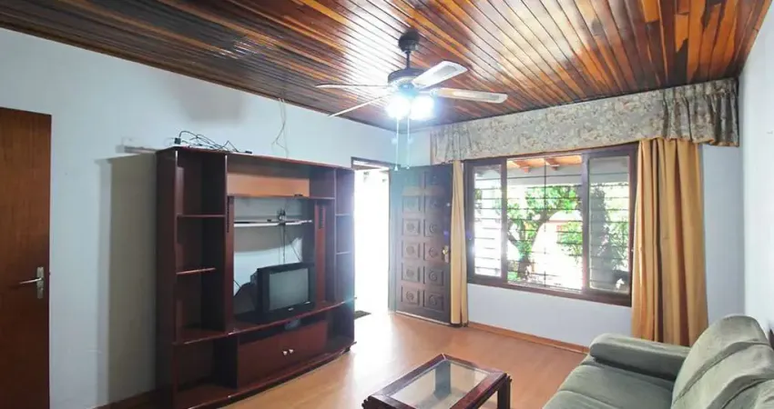 Casa com 3 quartos à venda na Avenida Protásio Alves, 7816, Petrópolis, Porto Alegre