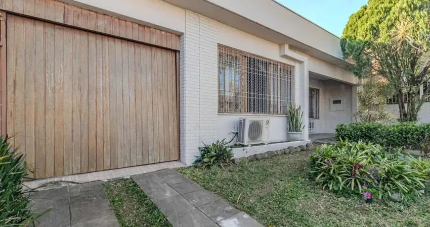Casa com 3 quartos à venda na Rua Magalhães Calvet, 160, Sarandi, Porto Alegre