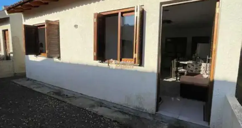 Casa com 2 quartos à venda na Rua dos Jacarandás, 66, Tarumã, Viamão