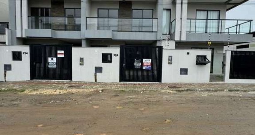 Sobrado à venda por R$ 690.000,00 - Itacolomi - Balneário Piçarras/SC