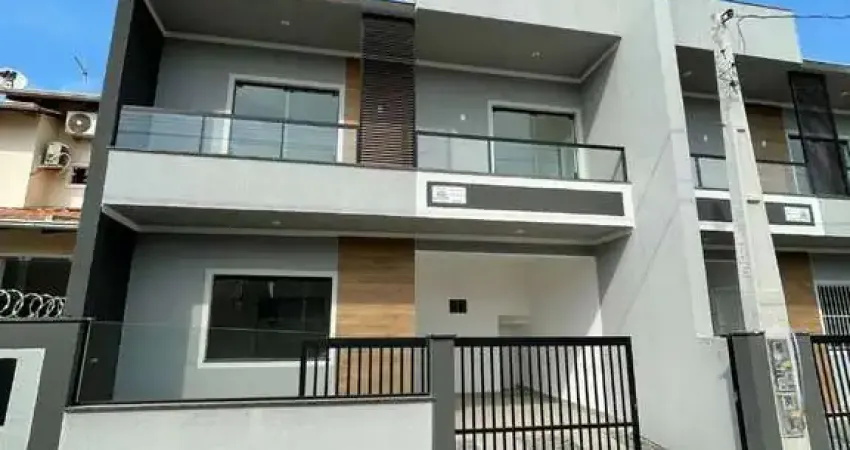 Sobrado à venda, 100 m² por R$ 680.000,00 - Itacolomi - Balneário Piçarras/SC