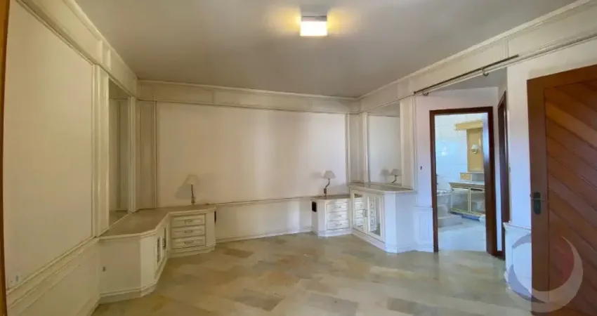 MAGNIFÍCA CASA de 5 dormitórios na Fazenda de  Santo Antônio