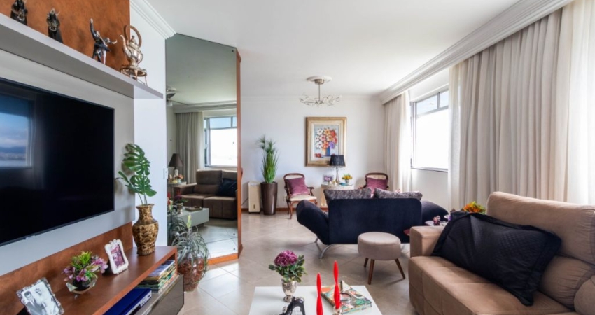 LINDO APARTAMENTO DE 4 DORMITÓRIOS NO CENTRO DE FLORIANÓPOLIS
