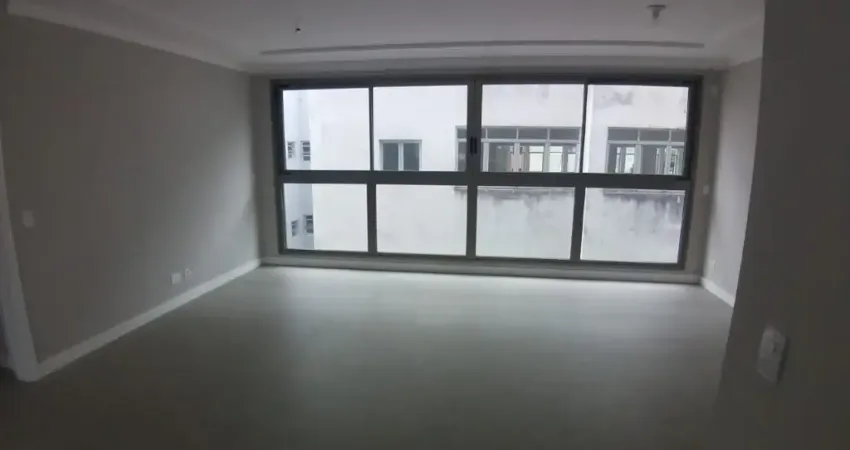 EXCELENTE APARTAMENTO COM 3 SUÍTES NO CENTRO DE FLORIANÓPOLIS