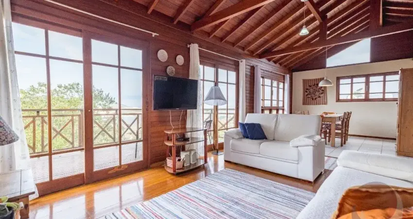 LINDA CASAS RESIDENCIAL DE 3 DORMITÓRIOS NA LAGOA DA CONCEIÇÃO