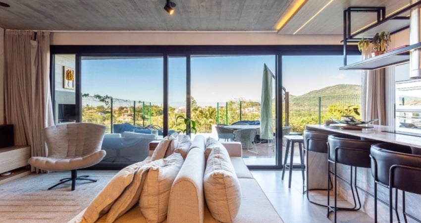 EXCELENTE CASA RESIDENCIAL DE 3 SUÍTES NA LAGOA DA CONCEIÇÃO