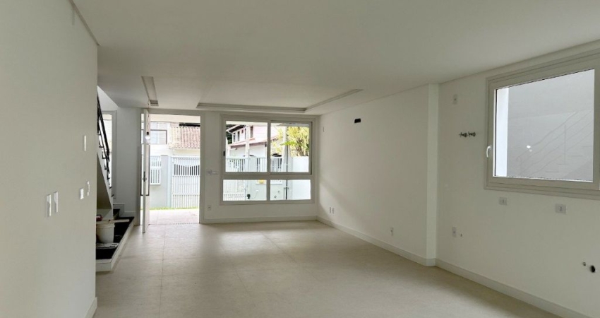 LINDA CASA RESIDENCIAL DE 3 DORMITÓRIOS NO CÓRREGO GRANDE