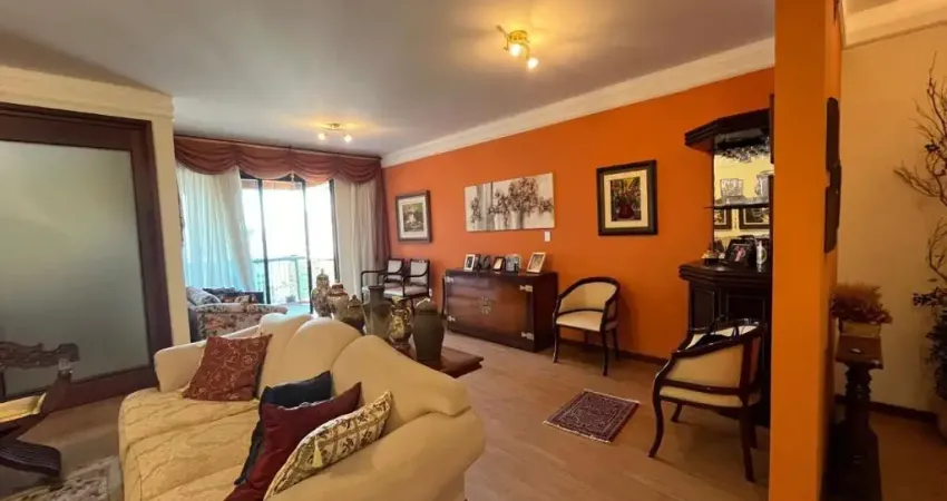 ÓTIMO APARTAMENTO DE 4 DORMITÓRIOS NO CENTRO DE FLORIANÓPOLIS