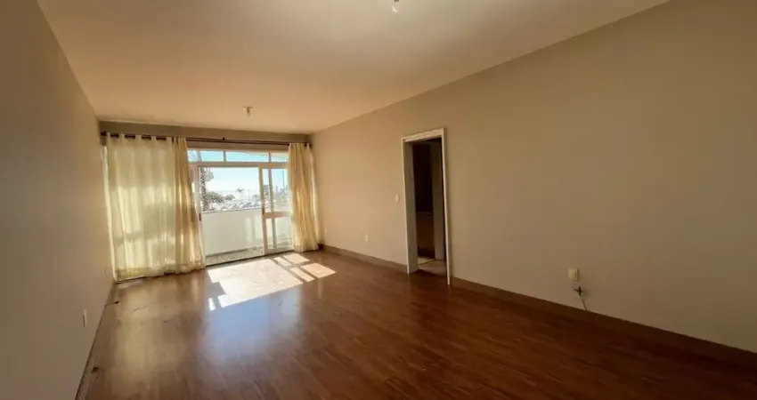 LINDO APARTAMENTO DE 3 DORMITÓRIOS NO CENTRO DE FLORIANÓPOLIS