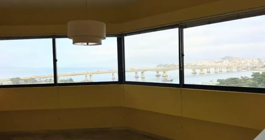 ÓTIMO APARTAMENTO DE 4 DORMITÓRIOS NO CENTRO DE FLORIANÓPOLIS