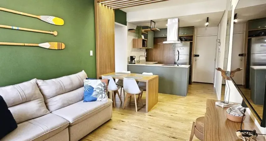 ÓTIMO APARTAMENTO DE 2 DORMITÓRIOS NO CENTRO DE FLORIANÓPOLIS