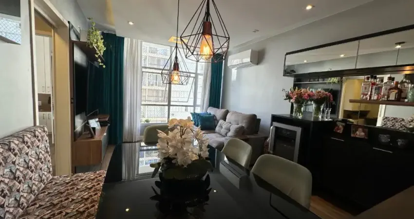 LINDO APARTAMENTO DE 2 SUÍTES NO CENTRO DE FLORIANÓPOLIS