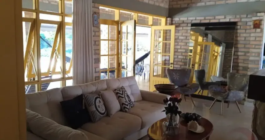 ÓTIMA CASA RESIDENCIAL DE 4 DORMITÓRIOS NO SANTO ANTÔNIO DE LISBOA