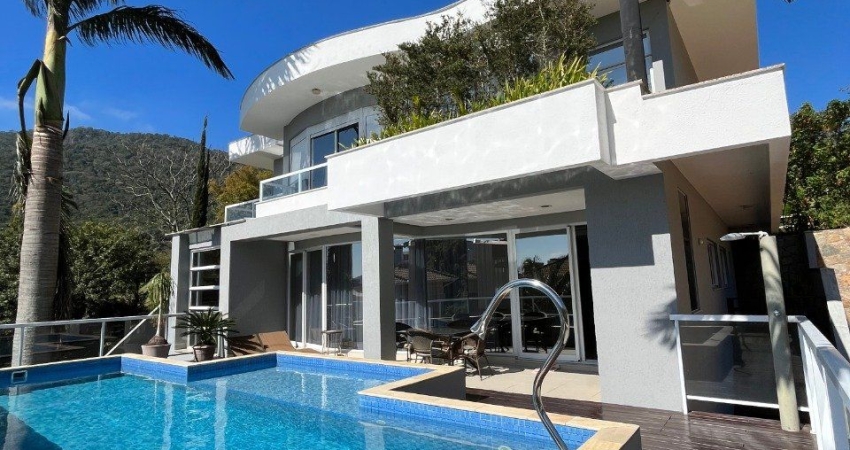 LINDA CASA RESIDENCIAL DE 3 DORMITÓRIOS NO SANTO ANTÔNIO DE LISBOA