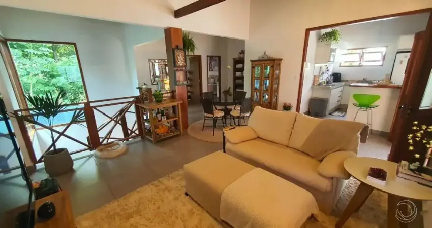 LINDA CASA RESIDENCIAL DE 2 DORMITÓRIOS EM SANTO ANTÔNIO DE LISBOA
